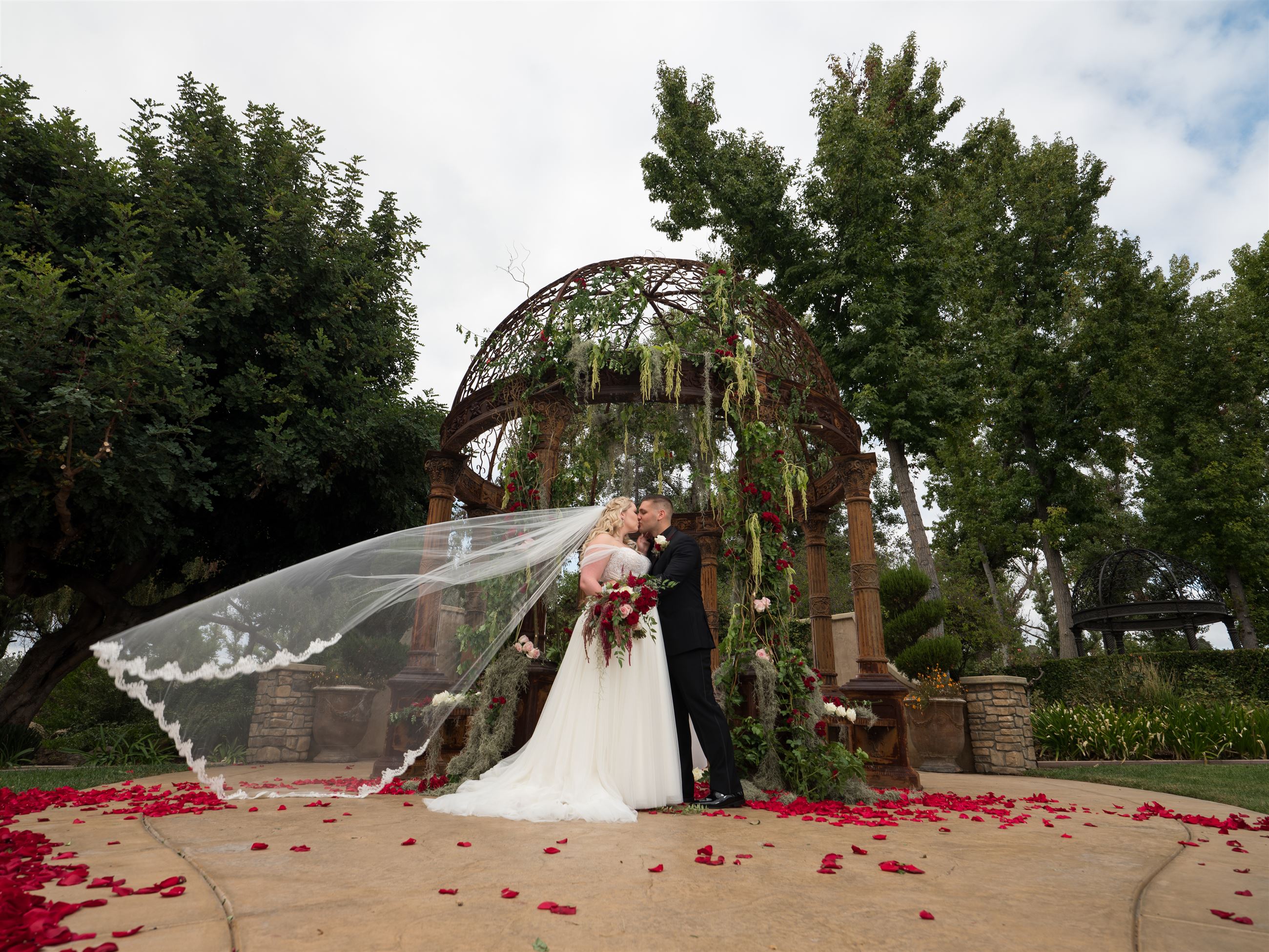 Lili Bride: Romance In The Garden Image