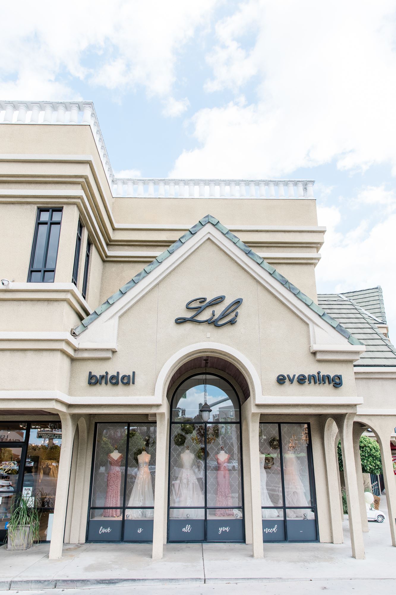 Exterior image of Lili Bridal's.