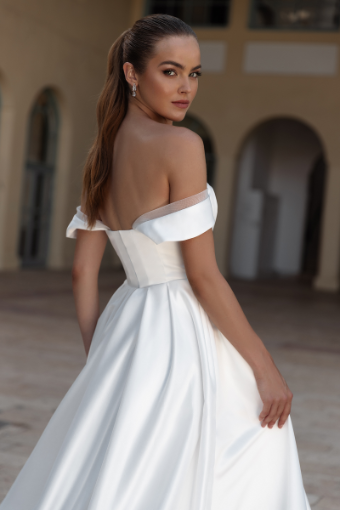 Julie Vino PR24-8 #2 thumbnail